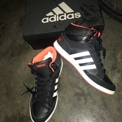 adidas アディダス　新品！！！靴　スニーカー  