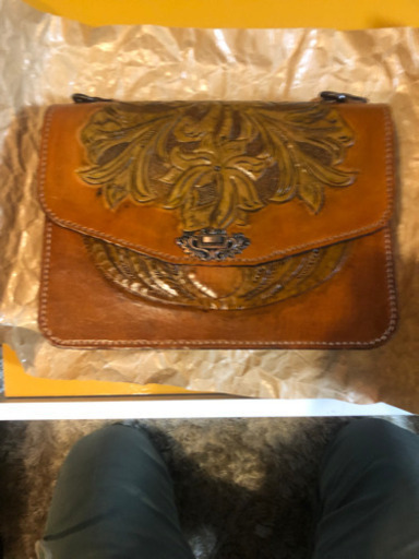 新品　カービングバッグ　革製品