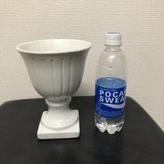 白い陶器の花瓶　無料