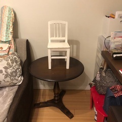 差し上げます♫部屋の飾りとして使用していた白いミニ椅子型置物の台...