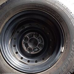 ダンロップ　ハイゼット軽トラ用タイヤ　 ほぼ未使用　145R12 ホイール付き