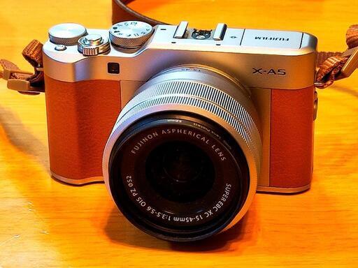 富士フイルム　ミラーレスカメラ XA-5　レンズキット