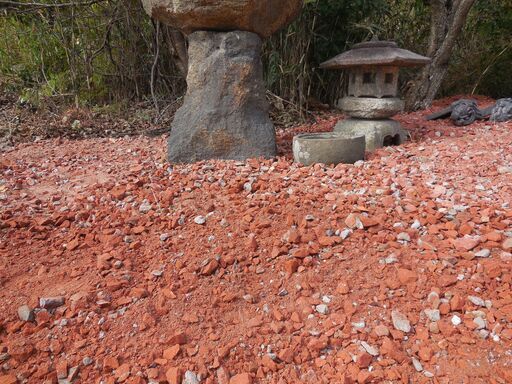 レンガ　煉瓦　チップ　砕石　４トンダンプ１台分　　約５リューベ　ガーデニング　庭