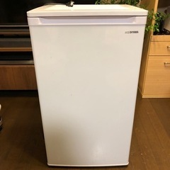 【ネット決済・配送可】冷蔵庫　IRIS IUSD-6A-W