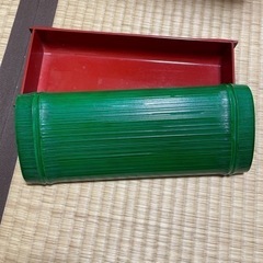 竹をイメージしたプラスチック製の箱