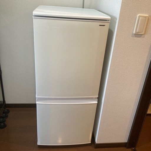 ⭐︎値下げ相談可⭐︎冷凍冷蔵庫137ℓ【SHARP】冷蔵室ドア左右つけ換え可能  取扱い説明書付