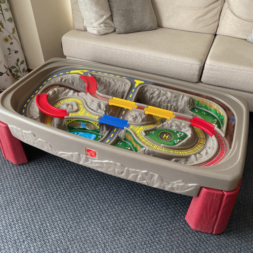 日本未発売　ミニカーテーブル