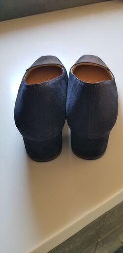 ほぼ新品かつ定価のほぼ半額以下！☆ing　イング　スエードパンプス　24センチ　柔らかいインソール