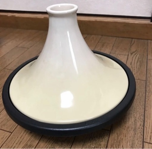 新品未使用 LE CREUSET ルクルーゼ タジン鍋 オフホワイト