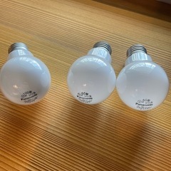【ネット決済】panasonic 白熱電球　60型２個と100型...