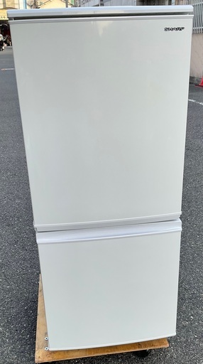 【RKGRE-781】特価！シャープ/137L 2ドア冷凍冷蔵庫/どっちもドア/SJ-D14FJ-W/中古品/2019年製/当社より近隣無料配達！