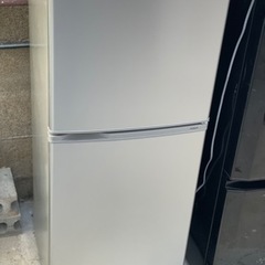 送料・設置込み　冷蔵庫　140L AQUA 2017年