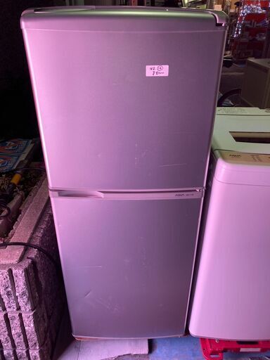 ☆中古 激安！！￥8,000！！＜目玉商品！＞AQUA　アクア　137㍑2ドア冷蔵庫　家電　2016年製　AQR-141E(S)型　幅48cmｘ奥行55cmｘ高さ121cm　【BBL033】