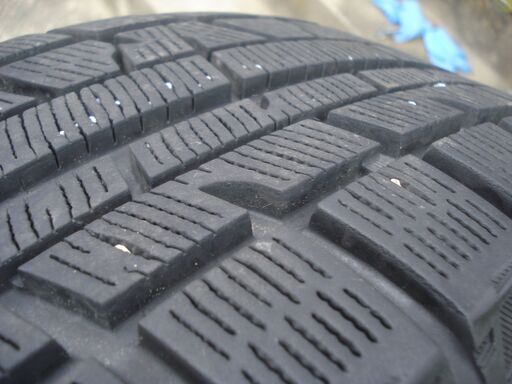 ヨコハマ 225/60R17 中古スタッドレスタイヤ4本セット