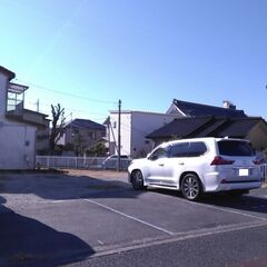 【末広町駐車場 番号：4  】高崎駒形線沿い舗装済みの駐車場です...