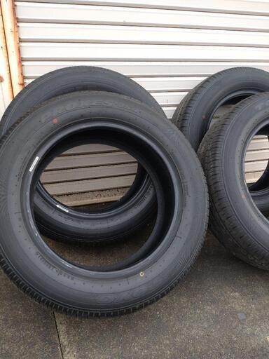 新車外しタイヤ VOXY 205/60R16