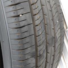 新車外し205/60R16ヴォクシー80商談中