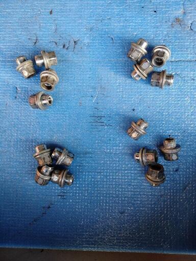 中古トヨタ純正ホイールナット (じゅんぺい) 東武宇都宮のタイヤ 