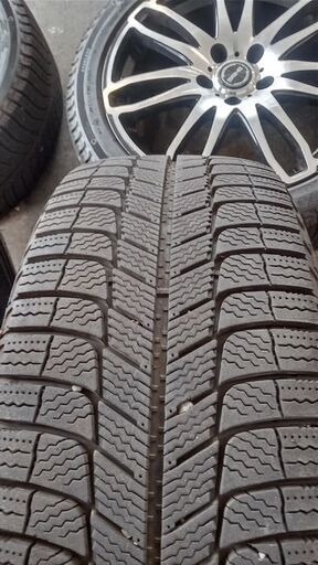 225/45R18 スタッドレス＋アルミホイール クラウン、フーガ等に