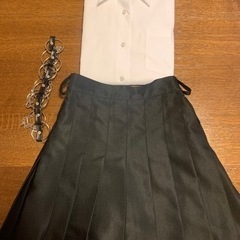 長袖白シャツ（150）黒プリーツスカート（140）ベルト付き