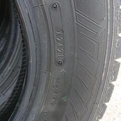 新品スタッドレスタイヤ4本セット！グッドイヤーナビ8