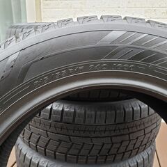 215/55R/17インチのスタッドレスタイヤ4本、パンク修理、キズ、片べり 