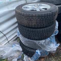 215／60ー16スタッドレスタイヤ