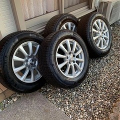スタッドレスタイヤ、ホイール付き215/65R/16、ミシュランタイヤ