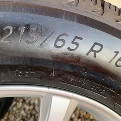スタッドレスタイヤ、ホイール付き215/65R/16、ミシュランタイヤ