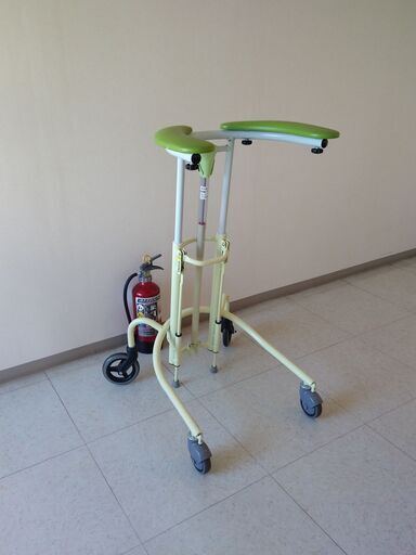 日進医療器 トレウォークスリム 室内用歩行器 四輪歩行器トレウォーク スリム【日進医療器】 | シルバーカー歩行用品