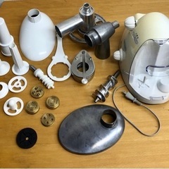 ★★★すすめ★★ Delonghi Pasta Maker & Super Mincer KMG1200Jデロンギ パスタメーカー＆スーパーミンサー KMG1200J 中古です。