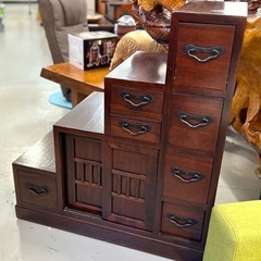 大人気レトロ家具！両面使える階段棚