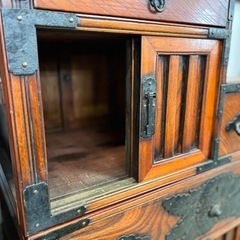 両面引き出せる階段型のレトロ収納棚！