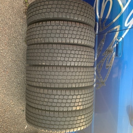 【商談中】トラックスタッドレス　スタッドレス　2トン車　185/R14