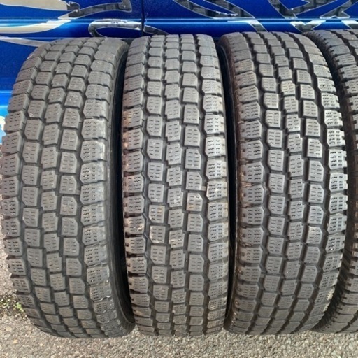 商談中】トラックスタッドレス スタッドレス 2トン車 185/R14