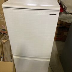 【高年式】 2020年製 シャープ 137L 2ドア冷凍冷蔵庫 SJ-D14F-W ホワイト つけかえどっちもドア