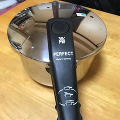 (値下げ) WMF (ヴェーエムエフ) PERFECT 圧力鍋