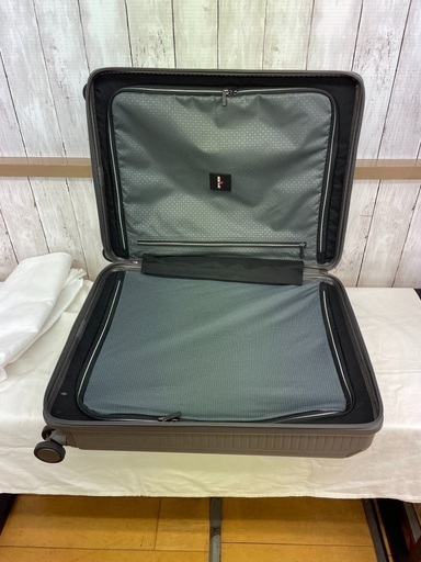 無印良品 キャリーバーの高さを自由に調節できるハードキャリーケース