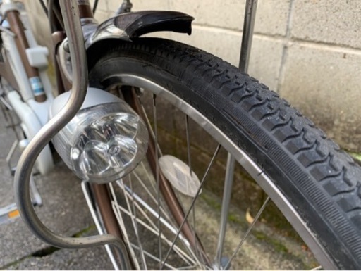 新品2019年10月3日に広尾のルサイクで購入しました。
