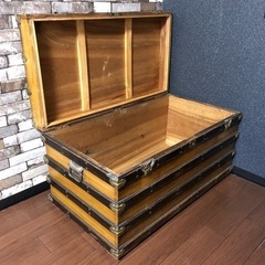 ビンテージの船舶トランク　ローテーブル