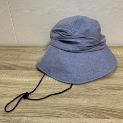レディース　日焼け帽子　ブルー　顎紐付き　サイズ調整可能の画像