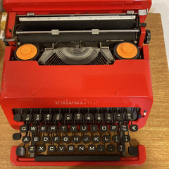 スペイン製タイプライター olivetti  valentine