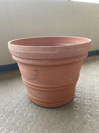 値下げしました 大きい植木鉢プラスチック製 原 菜津美 綱島のその他の中古あげます 譲ります ジモティーで不用品の処分