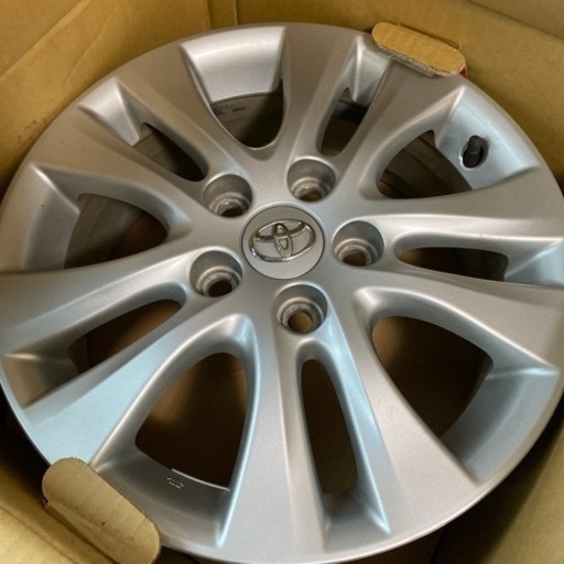 冬の辛い除雪も楽々!キャビン付きミニタイヤショベル