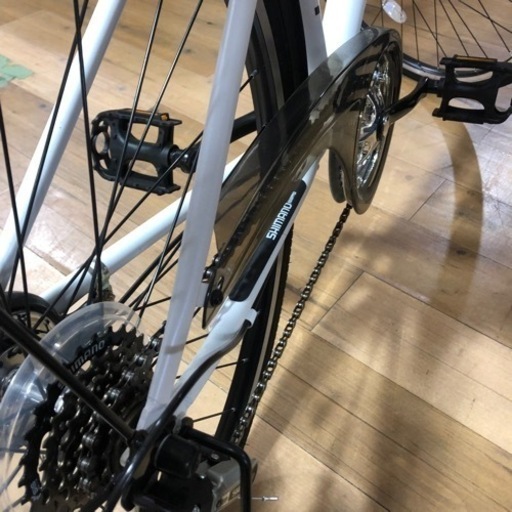 美品‼︎ 27インチ クロスバイク APST ギア付 カギ付 ホワイト お買得