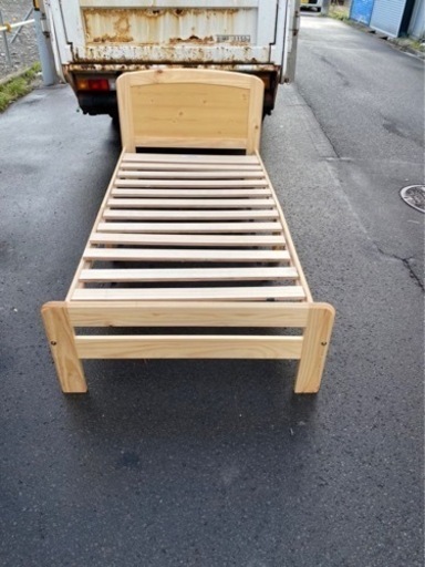 ニトリ　シングルベッド　木製フレーム