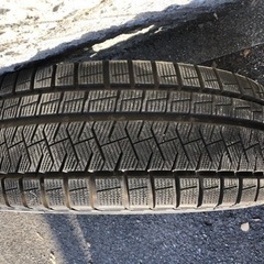 プリウス30 スタッドレスタイヤアルミ付き2本