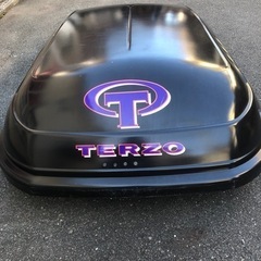 ルーフボックス　TEAM TERZO