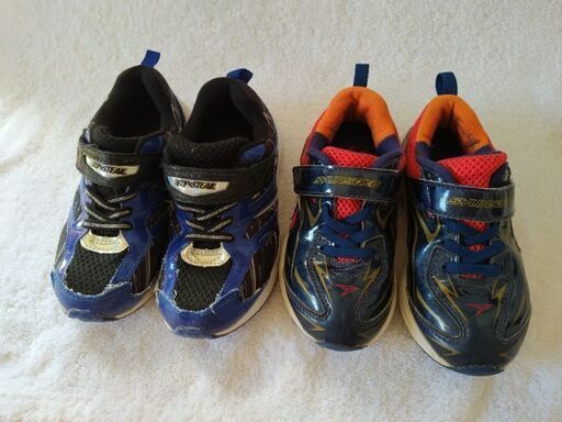 男の子スニーカー18センチ 二足セット M 石垣の靴 スニーカー の中古あげます 譲ります ジモティーで不用品の処分