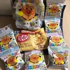 お菓子 セット キットカット、クロレッツ、アンパンマンふんわりコーン